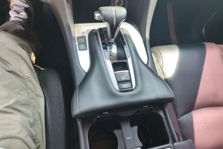 Used Honda Avancier 2017 240TURBO Two-Wheel Drive Premium Edition Gear Lever