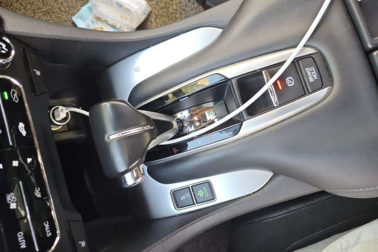 Used Honda Avancier 2017 240TURBO Two-Wheel Drive Premium Edition Gear Lever