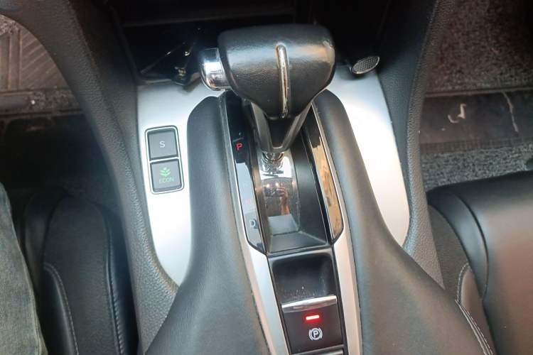 Used Honda Avancier 2017 240TURBO Two-Wheel Drive Comfort Version Gear Lever