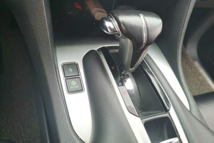 Used Honda Avancier 2017 240TURBO Two-Wheel Drive Comfort Version Gear Lever