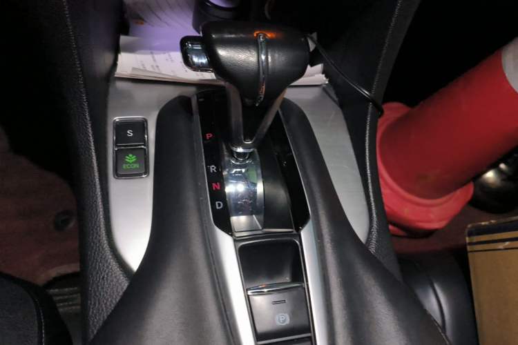 Used Honda Avancier 2017 240TURBO Two-Wheel Drive Premium Edition Gear Lever