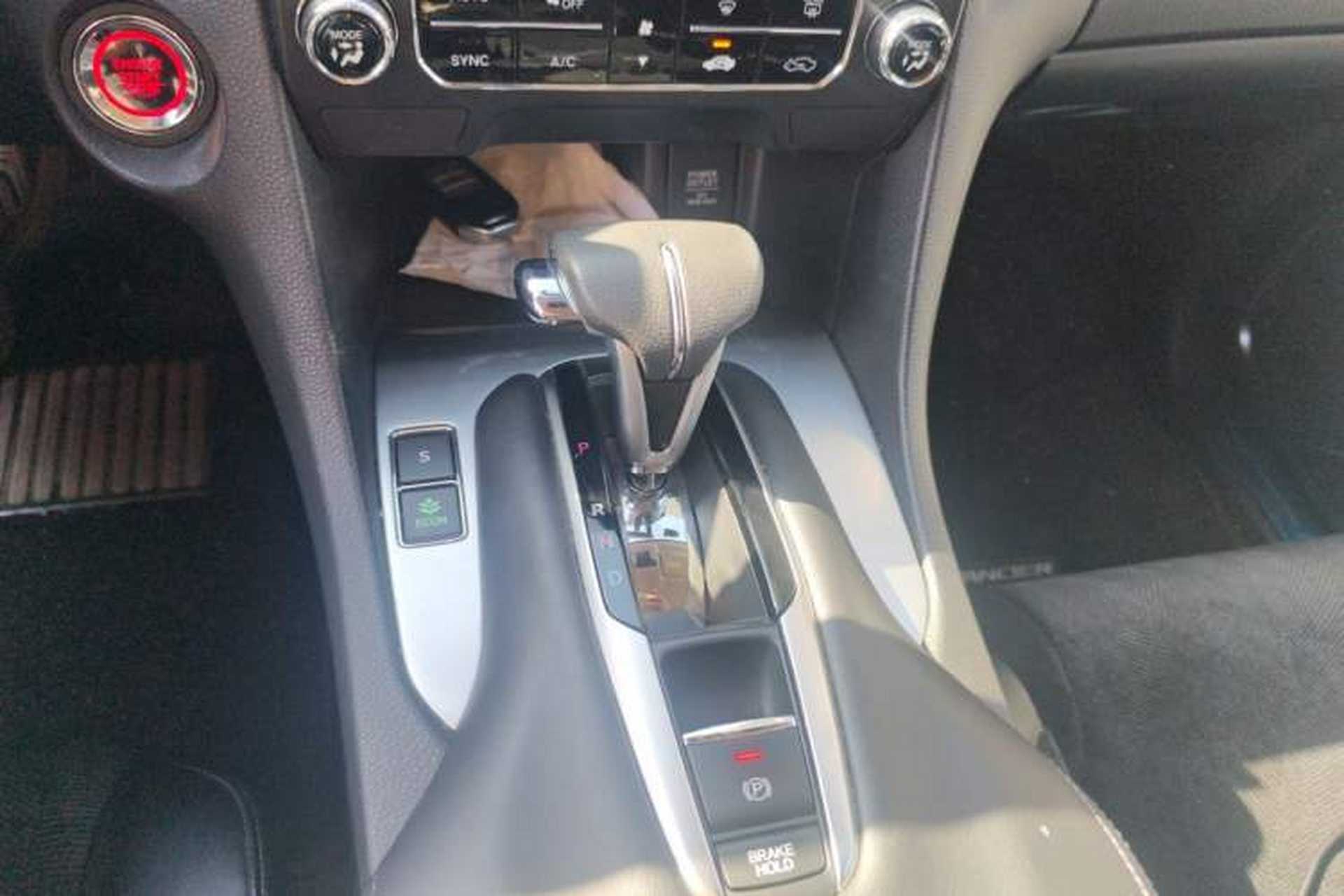 Used Honda Avancier 2017 240TURBO Two-Wheel Drive Elite Edition Gear Lever