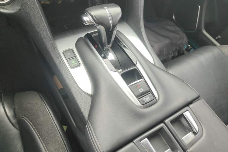Used Honda Avancier 2017 240TURBO Two-Wheel Drive Comfort Version Gear Lever