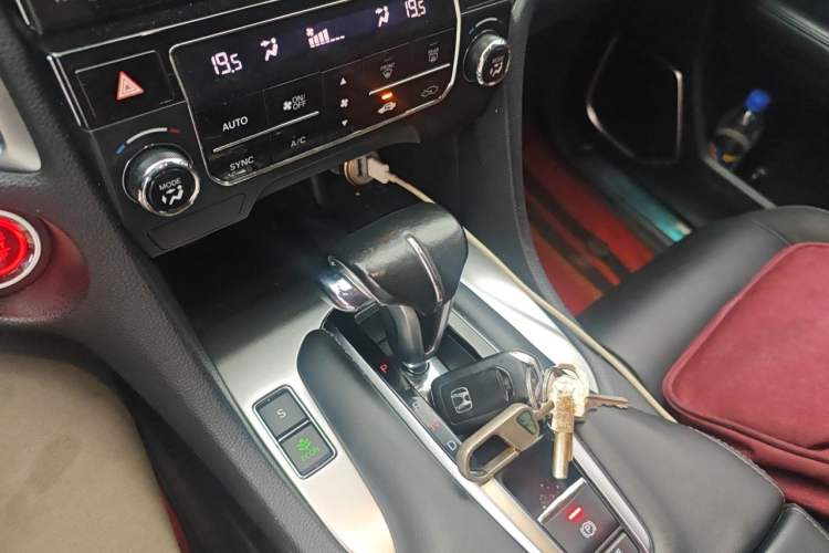 Used Honda Avancier 2017 240TURBO Two-Wheel Drive Comfort Version Gear Lever