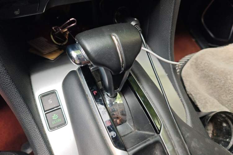 Used Honda Avancier 2017 240TURBO Two-Wheel Drive Premium Edition Gear Lever