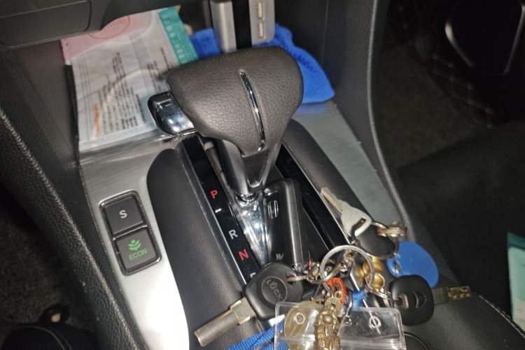 Used Honda Avancier 2017 240TURBO Two-Wheel Drive Elite Edition Gear Lever