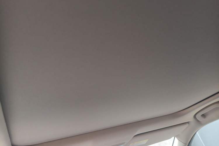 Used Honda Avancier 2017 240TURBO Two-Wheel Drive Luxury Edition Headliner