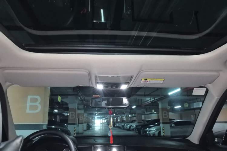 Used Honda Avancier 2017 370TURBO Four-Wheel Drive Prestige Edition Headliner