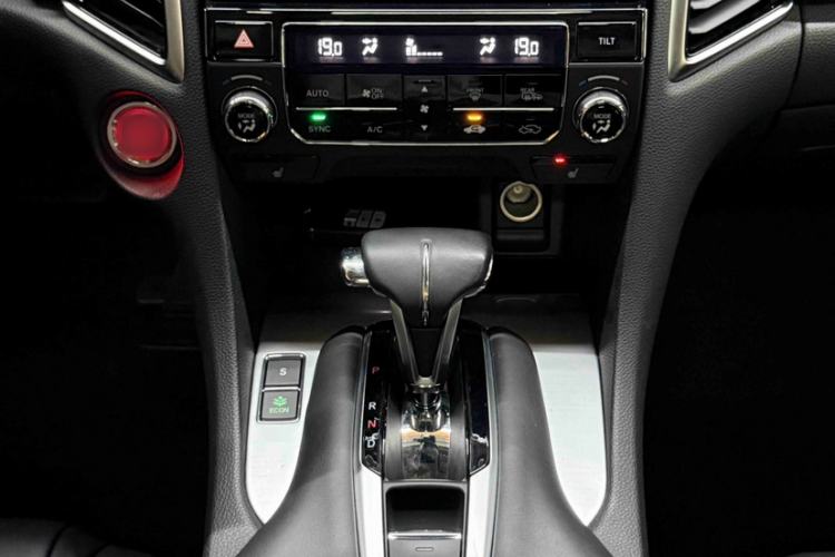 Used Honda Avancier 2017 240TURBO Two-Wheel Drive Premium Edition Interior 5
