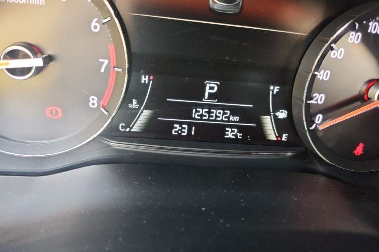 Used Honda Avancier 2017 240TURBO Two-Wheel Drive Comfort Version Odometer Close Up