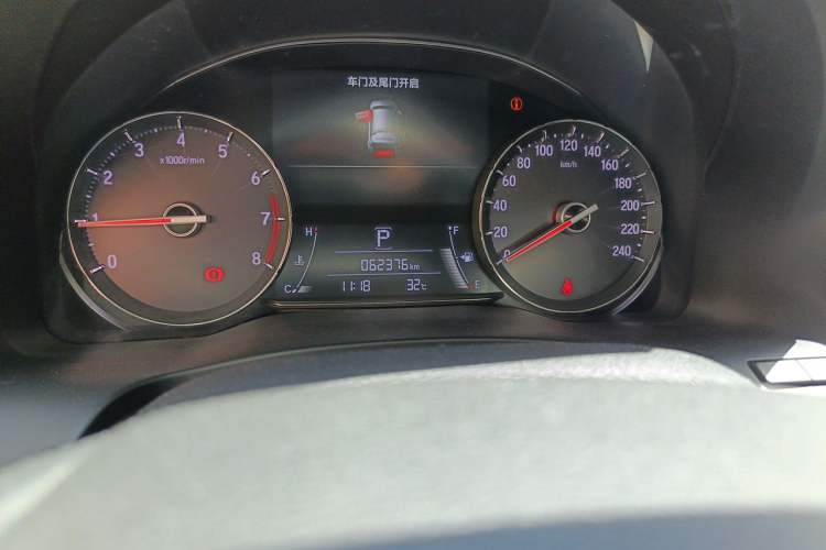 Used Honda Avancier 2017 240TURBO Two-Wheel Drive Premium Edition Odometer Close Up