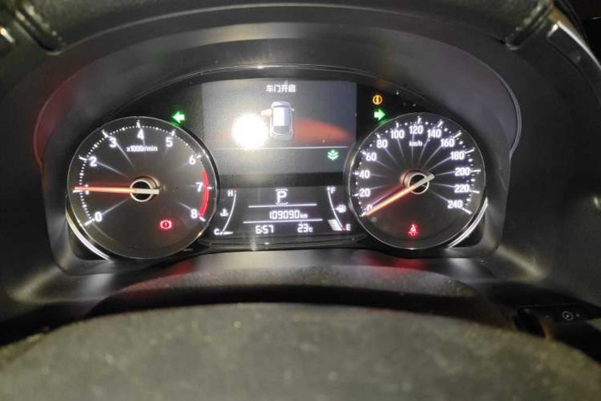 Used Honda Avancier 2017 240TURBO Two-Wheel Drive Elite Edition Odometer Close Up