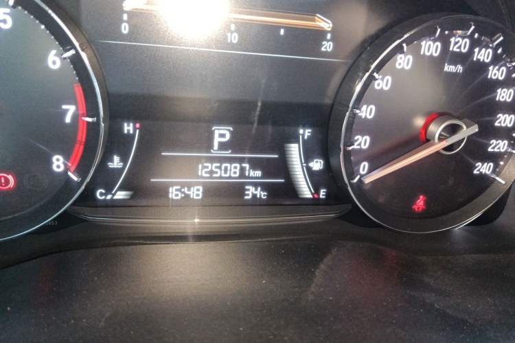 Used Honda Avancier 2017 240TURBO Two-Wheel Drive Luxury Edition Odometer Close Up