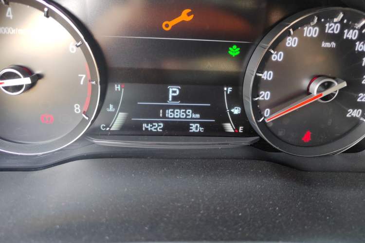 Used Honda Avancier 2017 240TURBO Two-Wheel Drive Elite Edition Odometer Close Up