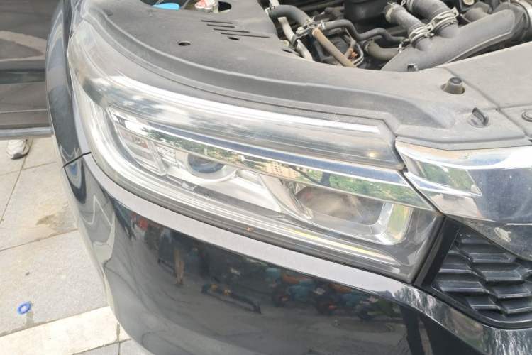 Used Honda Avancier 2017 240TURBO Two-Wheel Drive Elite Edition Right Front Headlight