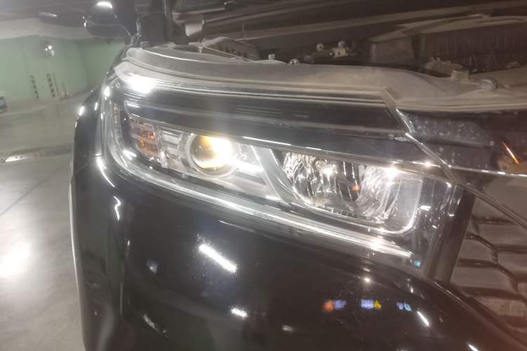 Used Honda Avancier 2017 240TURBO Two-Wheel Drive Luxury Edition Right Front Headlight