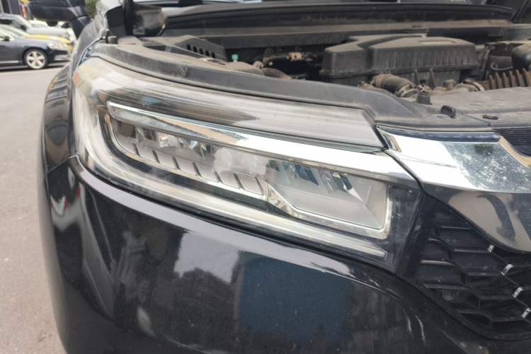Used Honda Avancier 2017 240TURBO Two-Wheel Drive Premium Edition Right Front Headlight