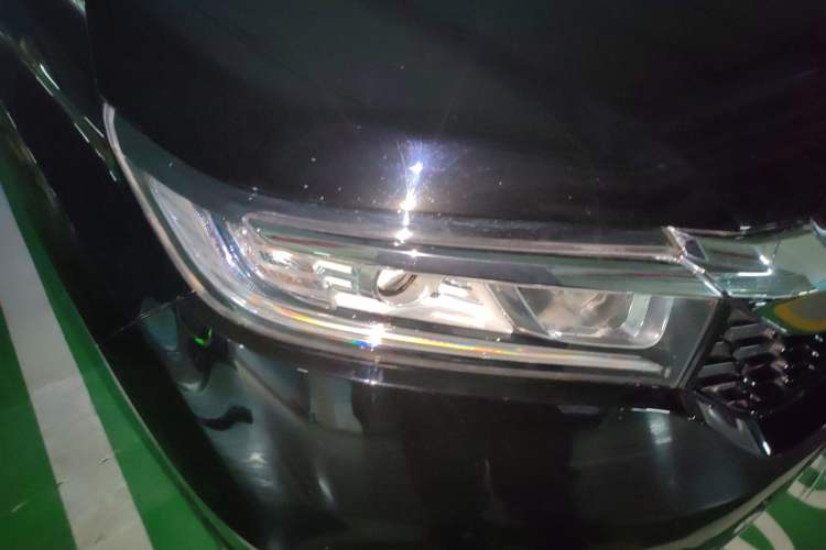 Used Honda Avancier 2017 240TURBO Two-Wheel Drive Elite Edition Right Front Headlight