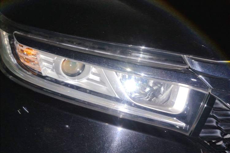 Used Honda Avancier 2017 240TURBO Two-Wheel Drive Luxury Edition Right Front Headlight
