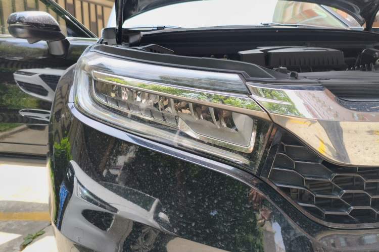 Used Honda Avancier 2017 240TURBO Two-Wheel Drive Premium Edition Right Front Headlight