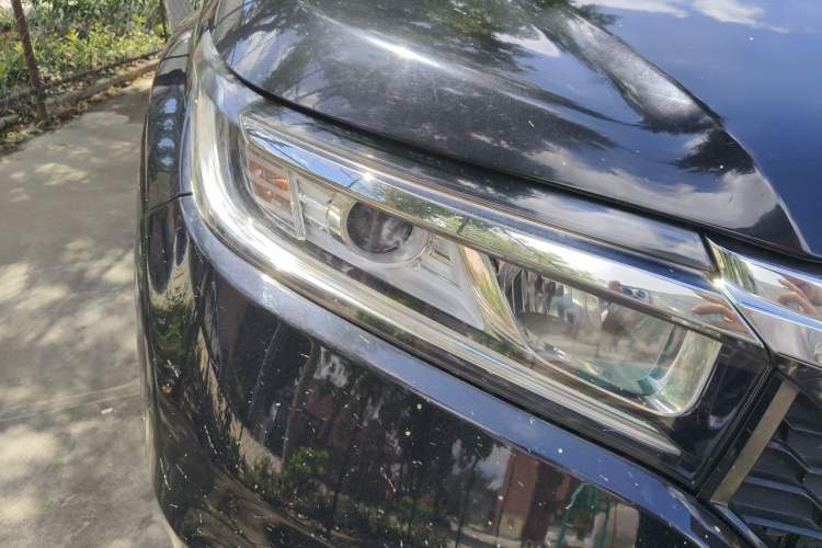 Used Honda Avancier 2017 240TURBO Two-Wheel Drive Elite Edition Right Front Headlight