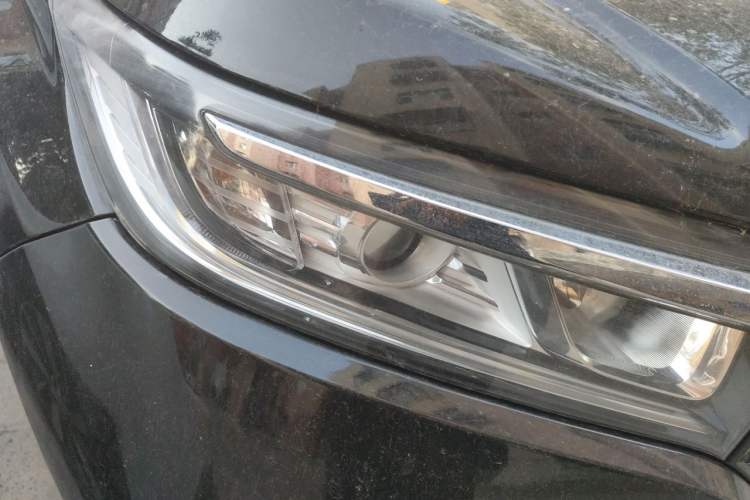 Used Honda Avancier 2017 240TURBO Two-Wheel Drive Elite Edition Right Front Headlight
