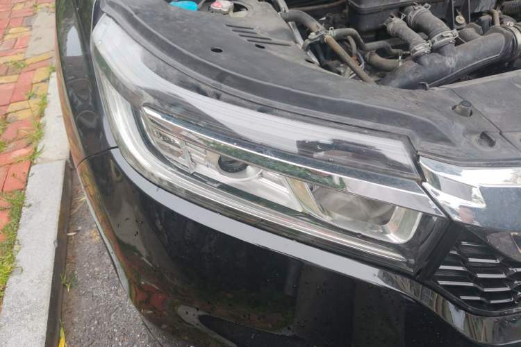 Used Honda Avancier 2017 240TURBO Two-Wheel Drive Elite Edition Right Front Headlight