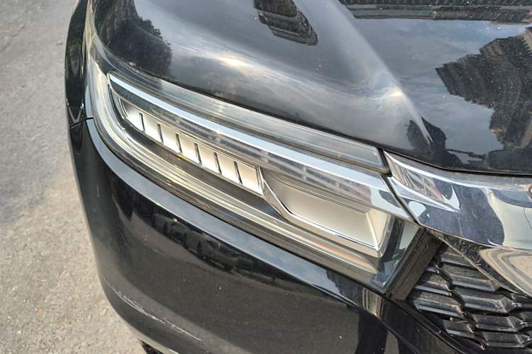 Used Honda Avancier 2017 240TURBO Two-Wheel Drive Premium Edition Right Front Headlight