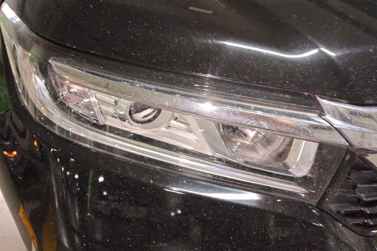 Used Honda Avancier 2017 240TURBO Two-Wheel Drive Luxury Edition Right Front Headlight