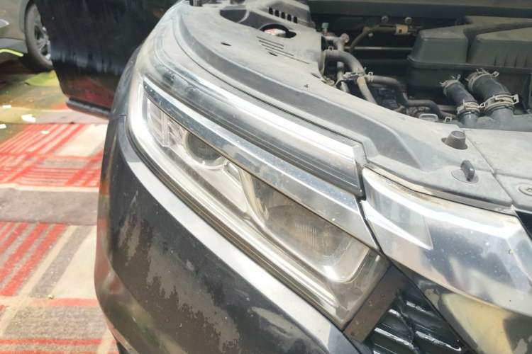 Used Honda Avancier 2017 240TURBO Two-Wheel Drive Elite Edition Right Front Headlight