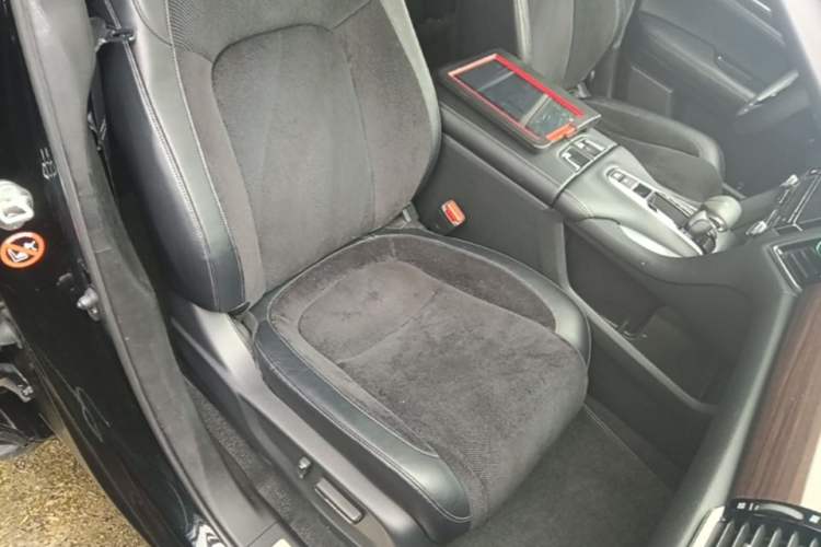 Used Honda Avancier 2017 240TURBO Two-Wheel Drive Elite Edition Right Front Seat