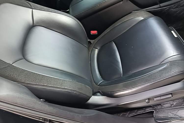 Used Honda Avancier 2017 240TURBO Two-Wheel Drive Premium Edition Right Front Seat