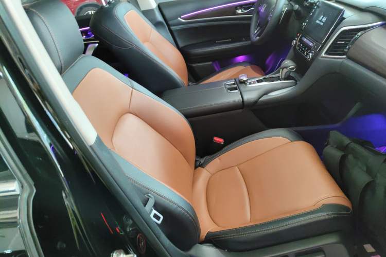 Used Honda Avancier 2017 240TURBO Two-Wheel Drive Elite Edition Right Front Seat