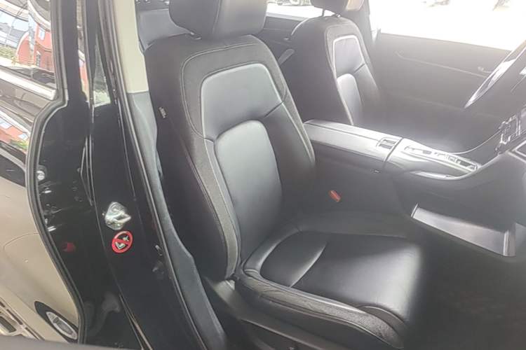 Used Honda Avancier 2017 370TURBO Four-Wheel Drive Prestige Edition Right Front Seat