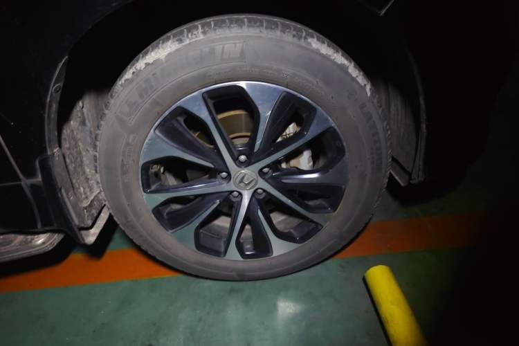 Used Honda Avancier 2017 240TURBO Two-Wheel Drive Elite Edition Right Front Wheel Hub