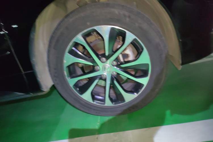 Used Honda Avancier 2017 240TURBO Two-Wheel Drive Elite Edition Right Front Wheel Hub