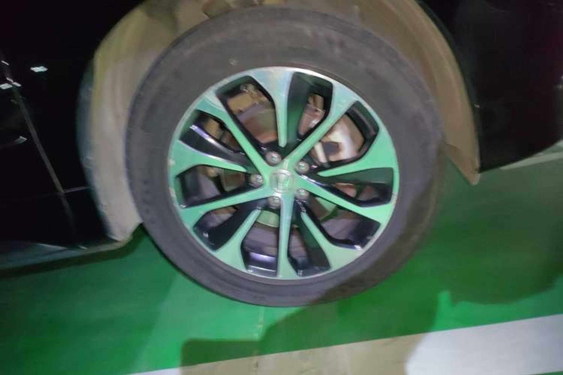Used Honda Avancier 2017 240TURBO Two-Wheel Drive Elite Edition Right Front Wheel Hub