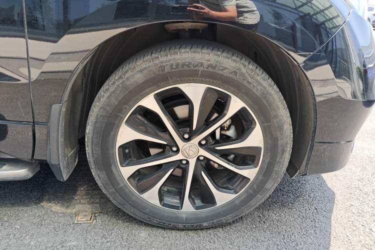 Used Honda Avancier 2017 240TURBO Two-Wheel Drive Elite Edition Right Front Wheel Hub