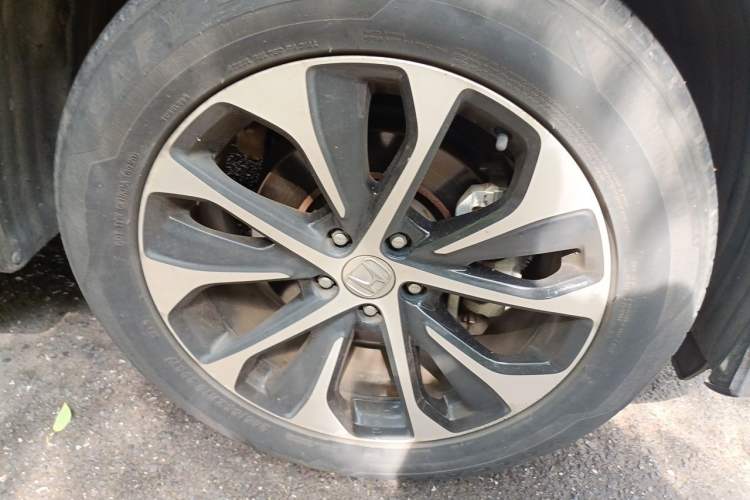 Used Honda Avancier 2017 240TURBO Two-Wheel Drive Premium Edition Right Front Wheel Hub