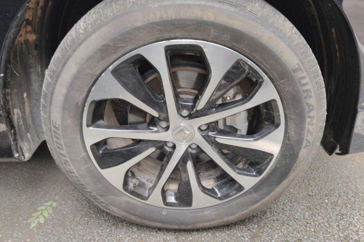 Used Honda Avancier 2017 240TURBO Two-Wheel Drive Premium Edition Right Front Wheel Hub
