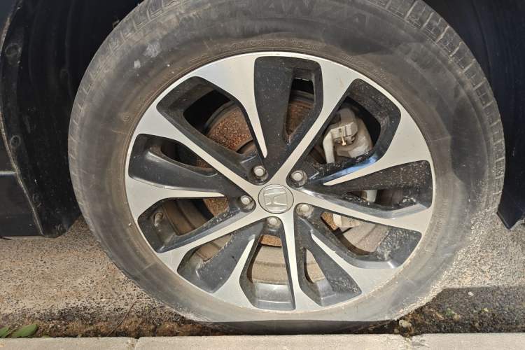 Used Honda Avancier 2017 240TURBO Two-Wheel Drive Elite Edition Right Front Wheel Hub