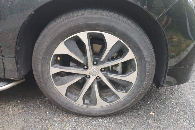 Used Honda Avancier 2017 240TURBO Two-Wheel Drive Elite Edition Right Front Wheel Hub