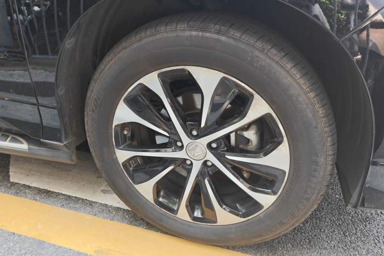 Used Honda Avancier 2017 240TURBO Two-Wheel Drive Premium Edition Right Front Wheel Hub