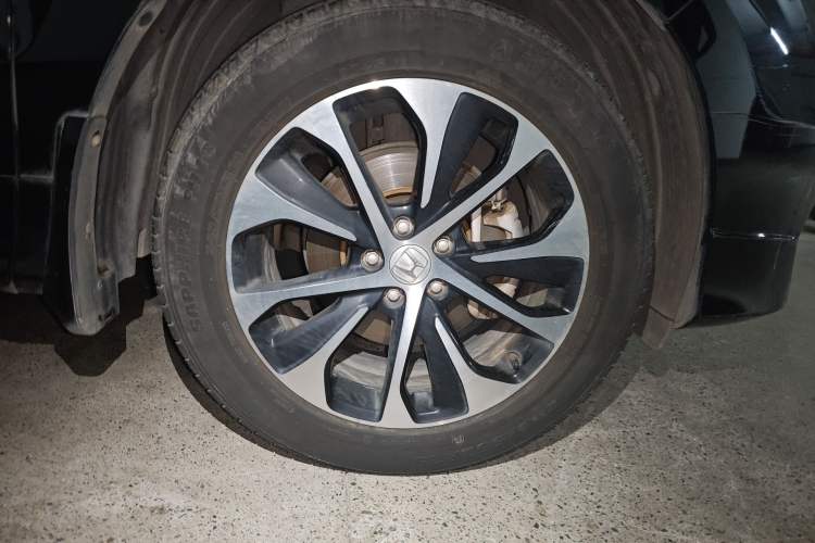 Used Honda Avancier 2017 240TURBO Two-Wheel Drive Elite Edition Right Front Wheel Hub
