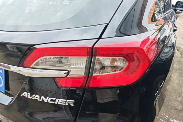 Used Honda Avancier 2017 370TURBO 2WD Luxury Edition Right Rear Taillight