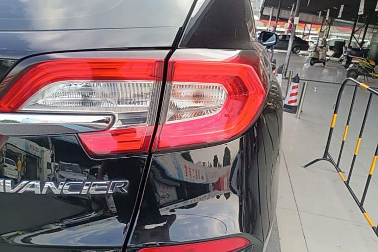 Used Honda Avancier 2017 240TURBO Two-Wheel Drive Premium Edition Right Rear Taillight