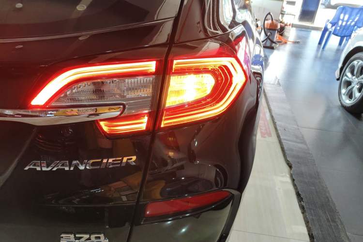 Used Honda Avancier 2017 240TURBO Two-Wheel Drive Elite Edition Right Rear Taillight