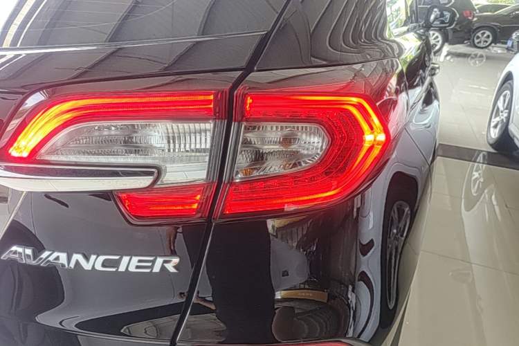 Used Honda Avancier 2017 370TURBO Four-Wheel Drive Prestige Edition Right Rear Taillight