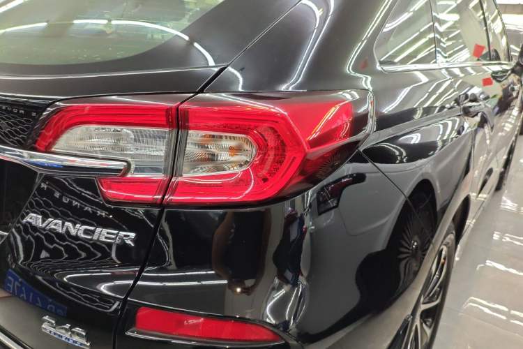 Used Honda Avancier 2017 240TURBO Two-Wheel Drive Elite Edition Right Rear Taillight