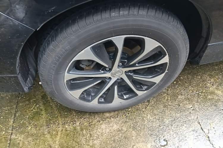 Used Honda Avancier 2017 240TURBO Two-Wheel Drive Elite Edition Right Rear Wheel Hub